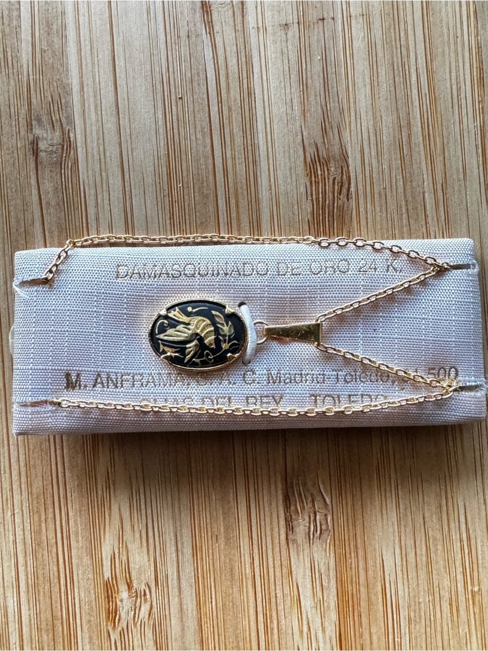 NWT Damascene Gold Inlay Oval Bird Toledo Spain Necklace